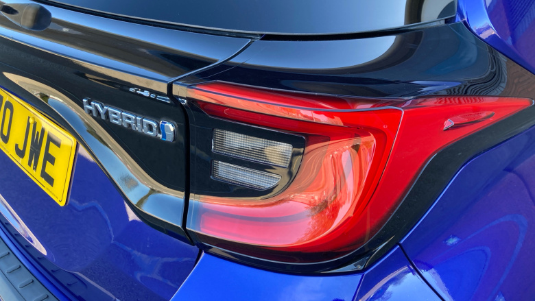 Toyota Yaris 1.5 Hybrid Design 5dr CVT Hybrid Hatchback